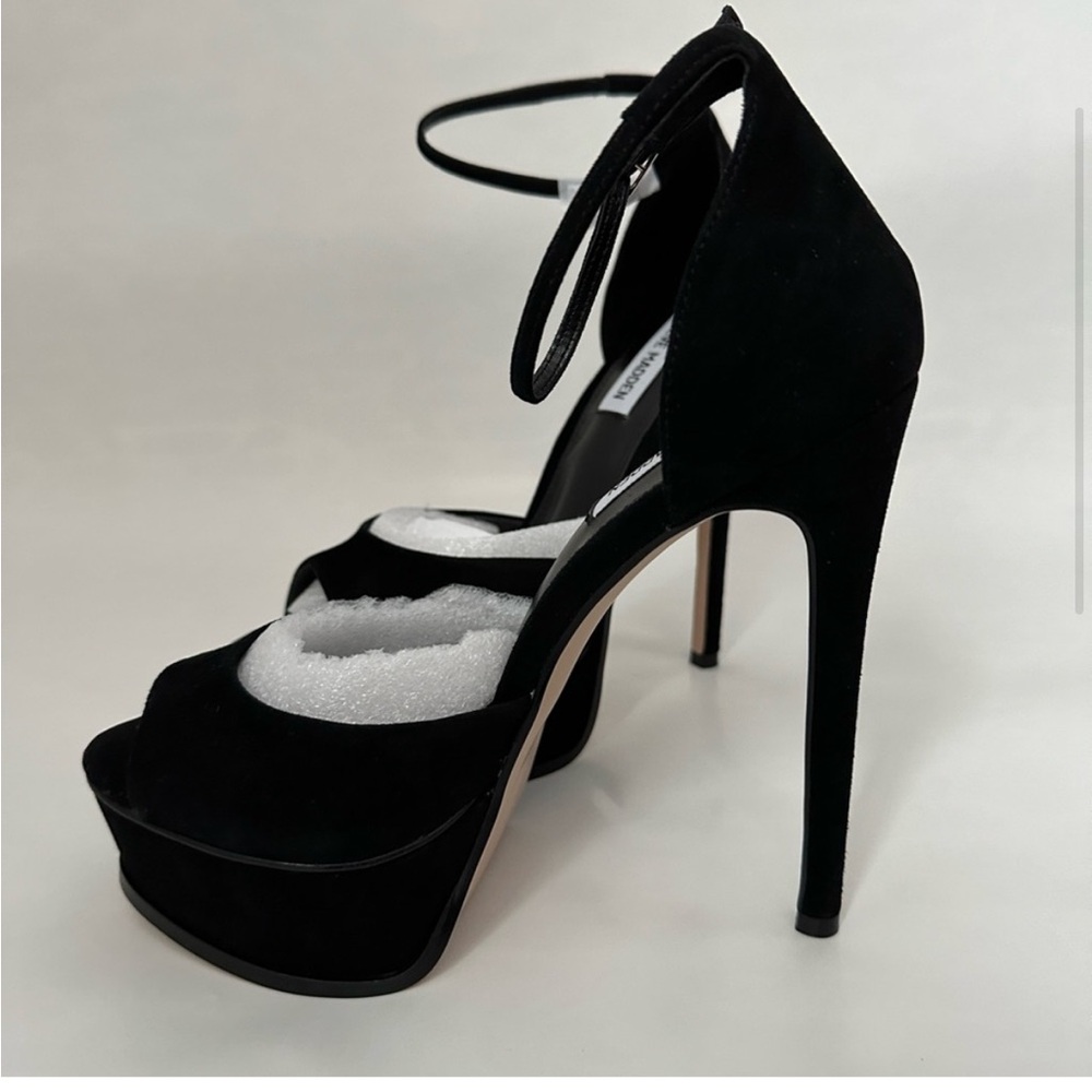 Steve Madden Elegant Black Heels - Picture 2 of 4